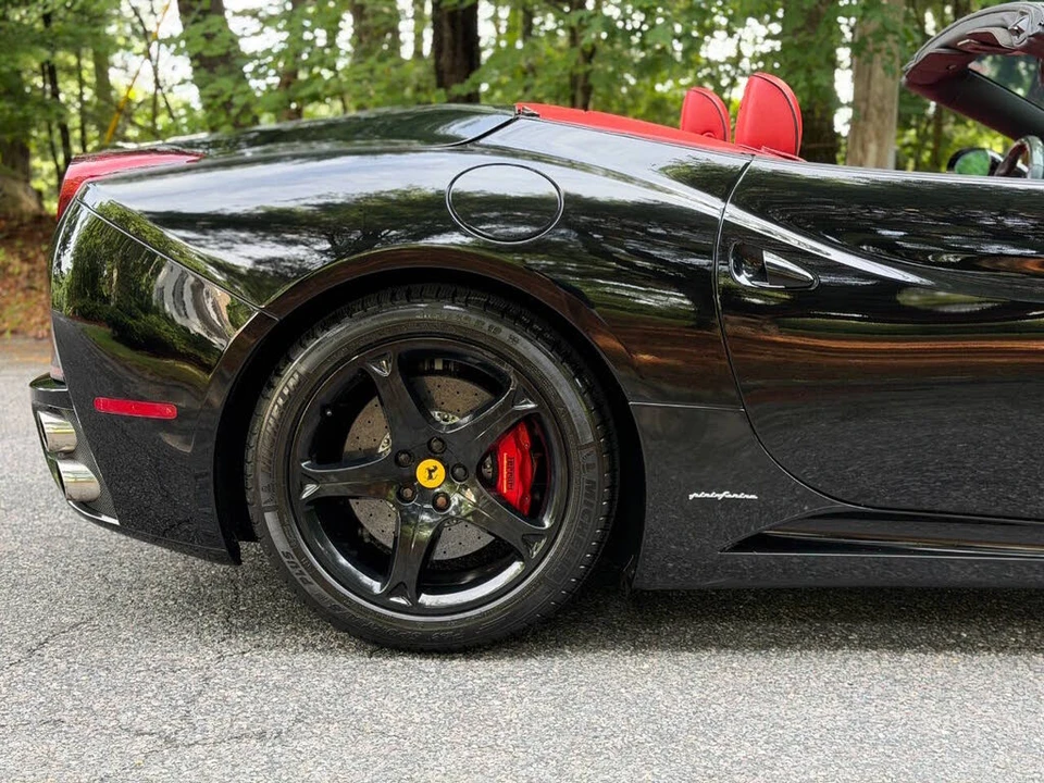 2010 Ferrari California - Image 18 of 31