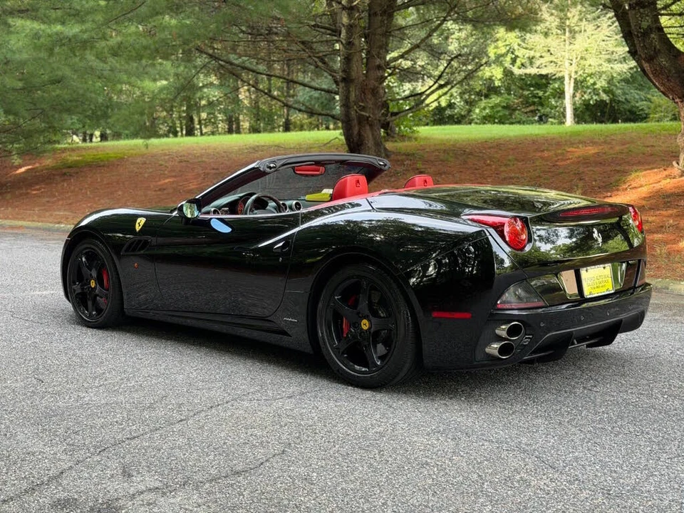 2010 Ferrari California - Image 9 of 31