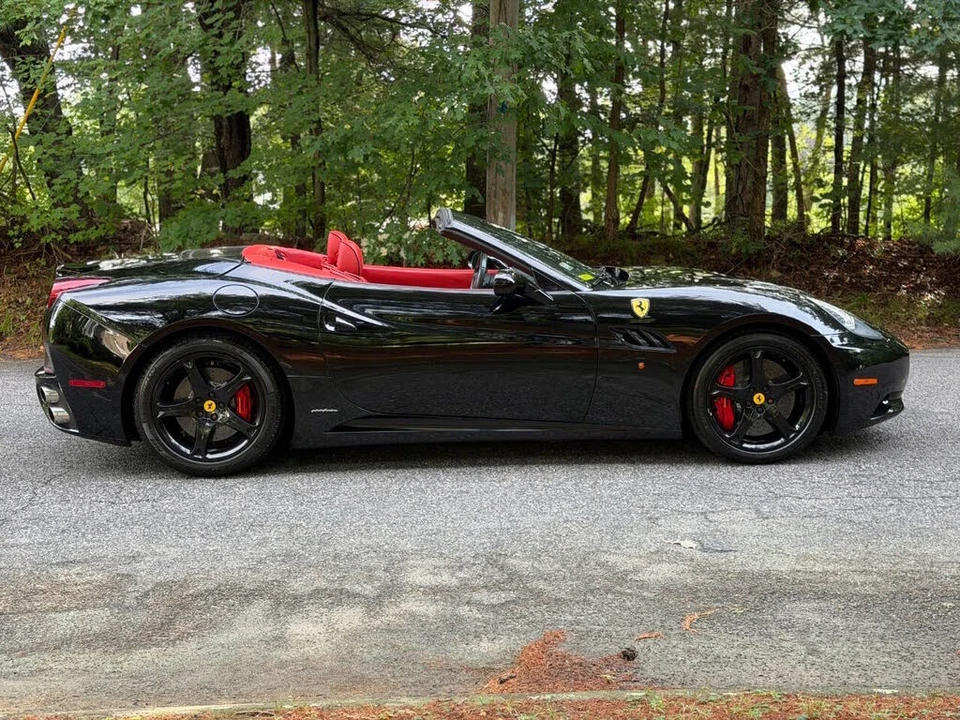 2010 Ferrari California - Image 15 of 31