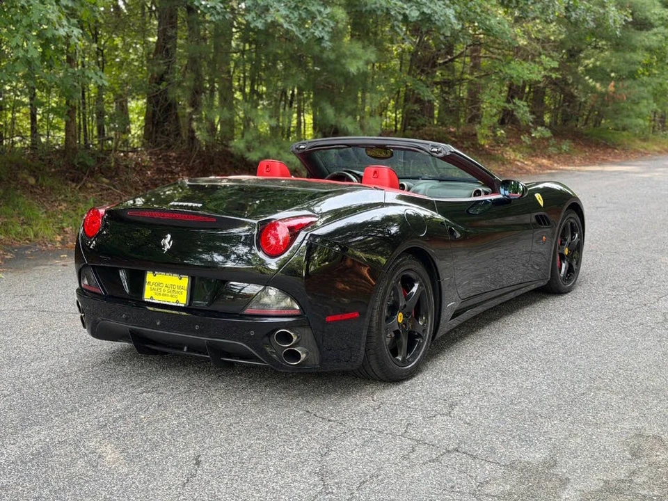 2010 Ferrari California - Image 13 of 31