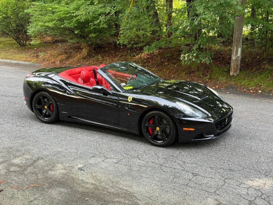 2010 Ferrari California - Image 16 of 31