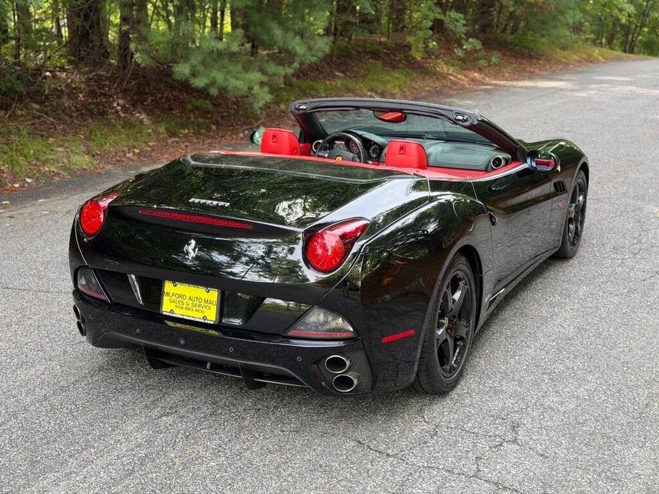 2010 Ferrari California - Image 12 of 31