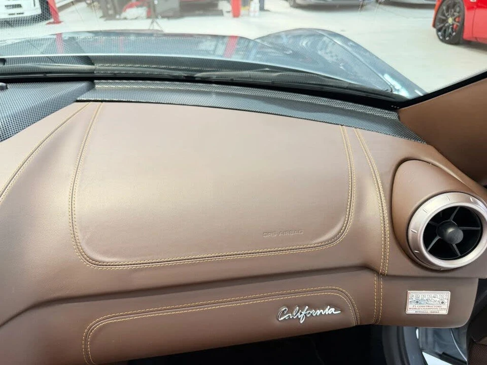 2010 Ferrari California - Image 28 of 31