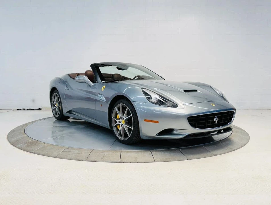 2010 Ferrari California - Image 2 of 31