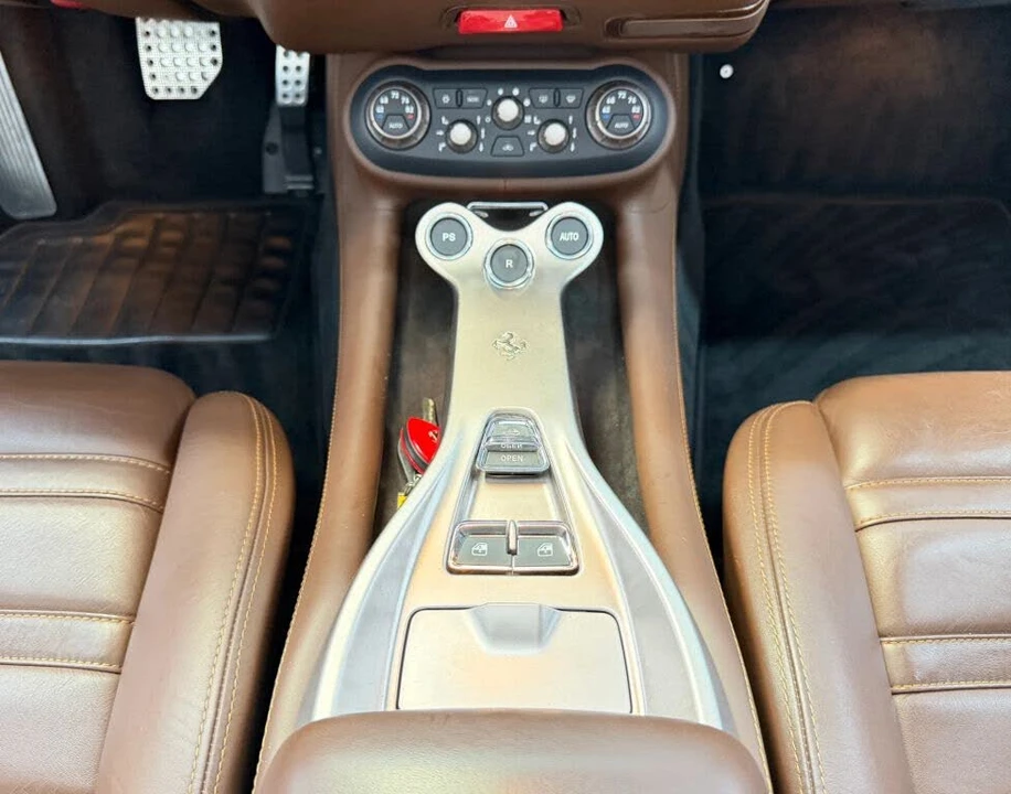 2010 Ferrari California - Image 25 of 31
