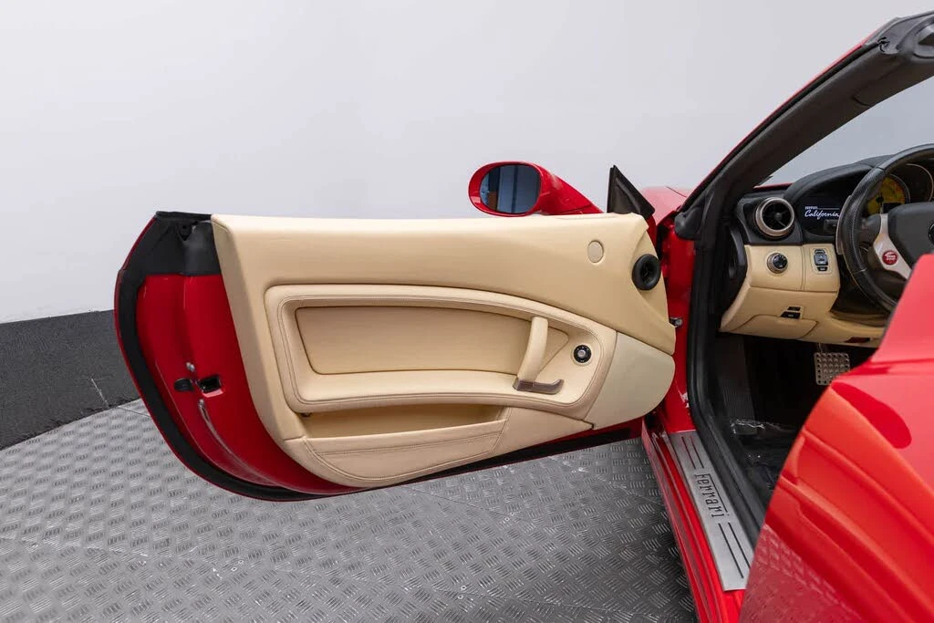2010 Ferrari California - Image 23 of 31
