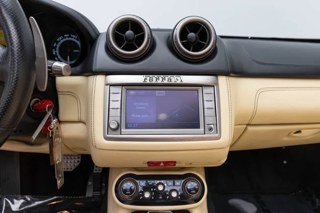 2010 Ferrari California - Image 17 of 31
