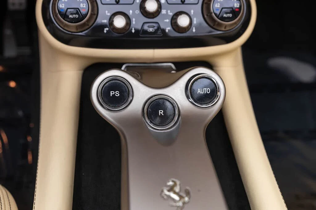 2010 Ferrari California - Image 18 of 31