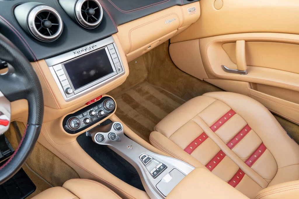 2010 Ferrari California - Image 17 of 31
