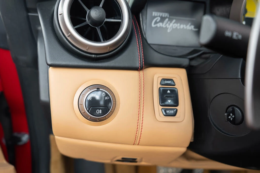 2010 Ferrari California - Image 16 of 31