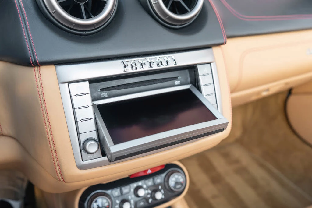 2010 Ferrari California - Image 20 of 31