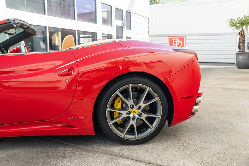 2010 Ferrari California - Image 5 of 31