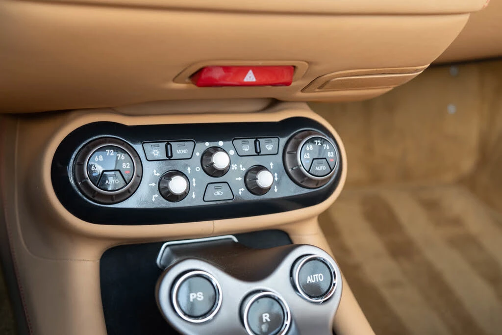 2010 Ferrari California - Image 23 of 31
