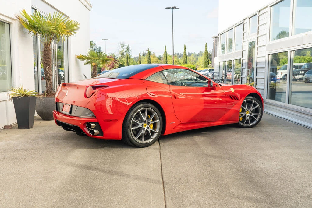 2010 Ferrari California - Image 8 of 31