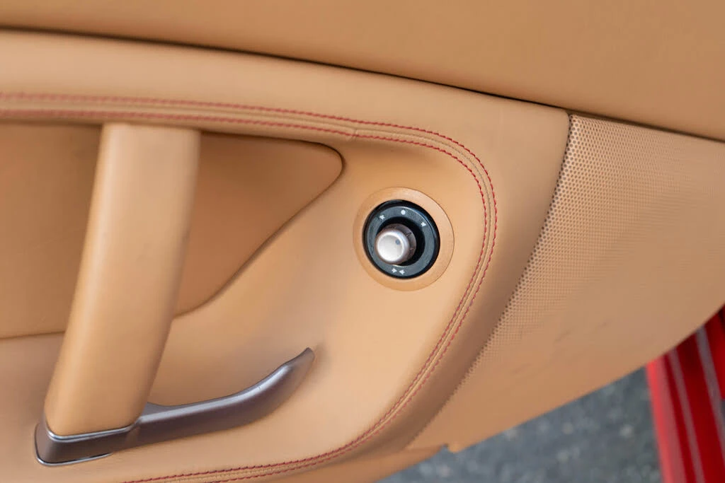 2010 Ferrari California - Image 13 of 31
