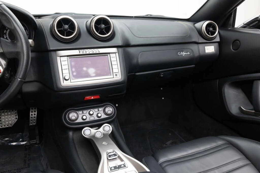 2010 Ferrari California - Image 16 of 31