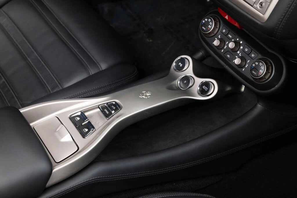 2010 Ferrari California - Image 24 of 31