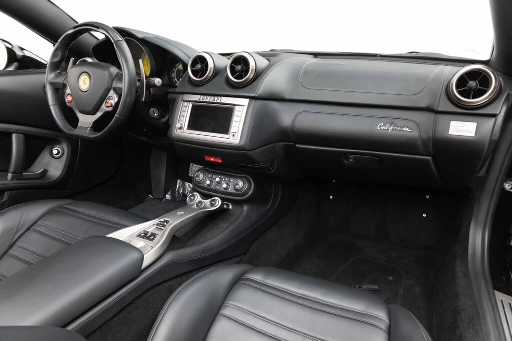 2010 Ferrari California - Image 2 of 31