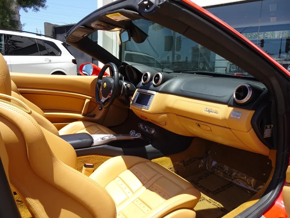 2010 Ferrari California - Image 16 of 19