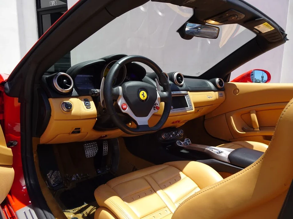 2010 Ferrari California - Image 11 of 19