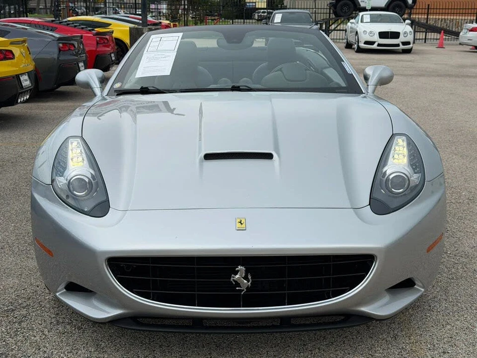 2010 Ferrari California - Image 2 of 31