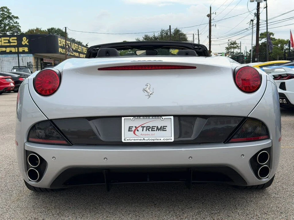 2010 Ferrari California - Image 5 of 31