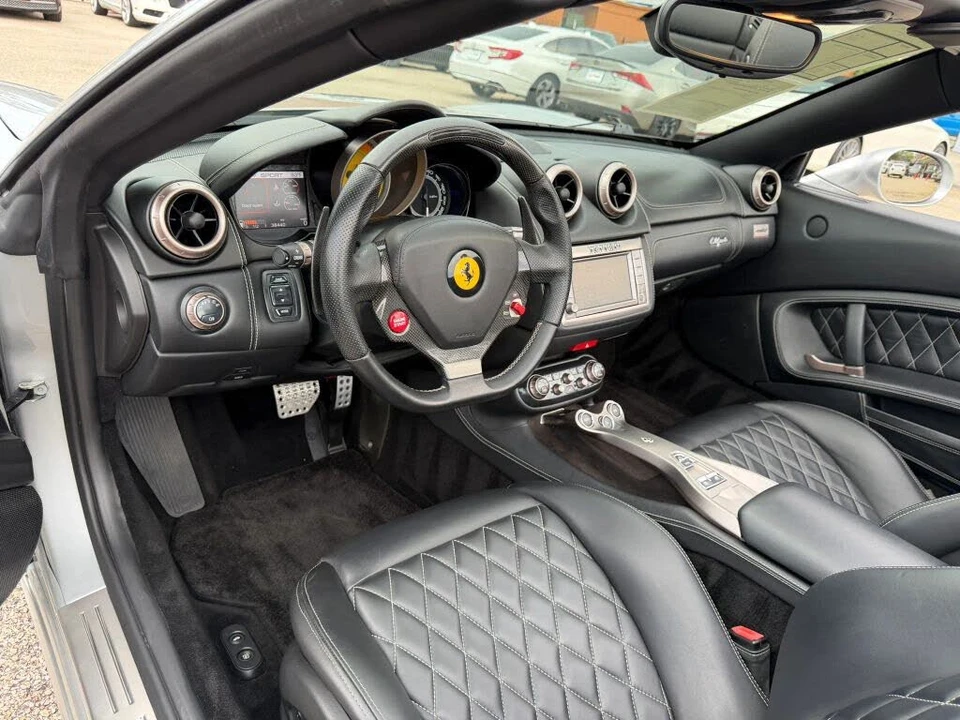 2010 Ferrari California - Image 23 of 31