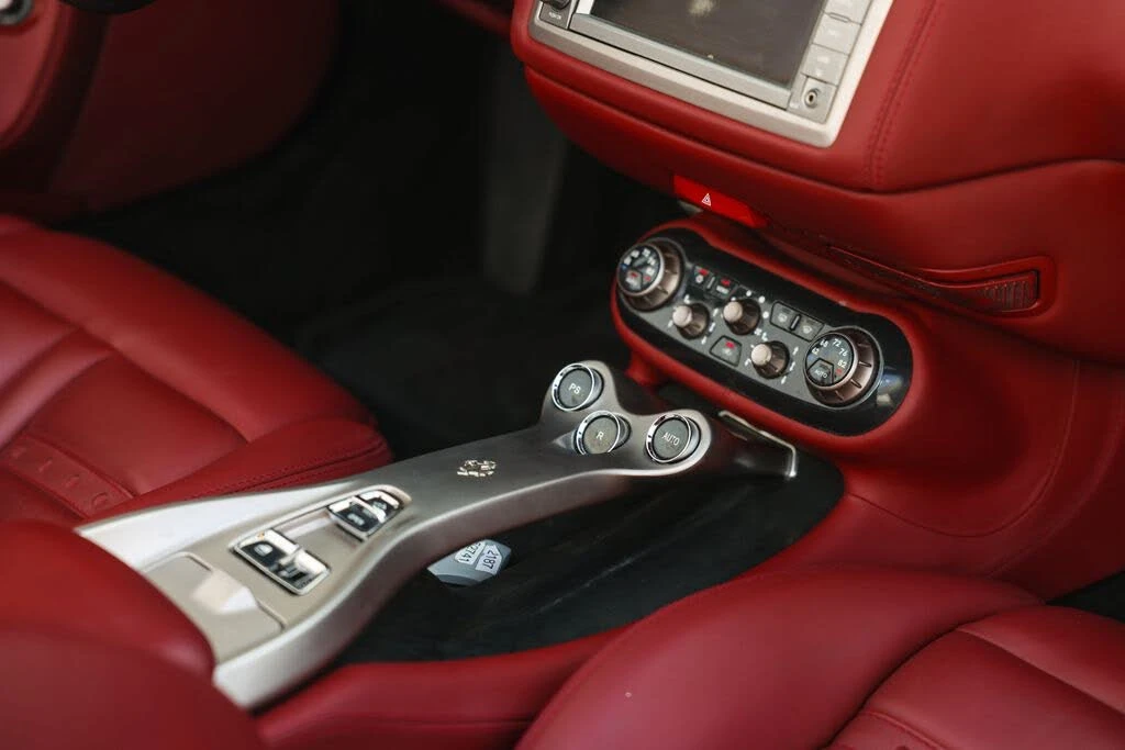 2010 Ferrari California - Image 30 of 31