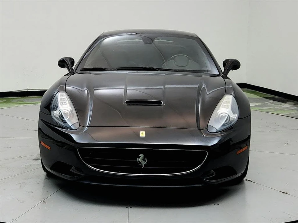 2010 Ferrari California - Image 2 of 31