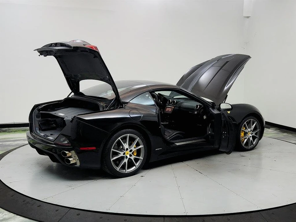 2010 Ferrari California - Image 11 of 31