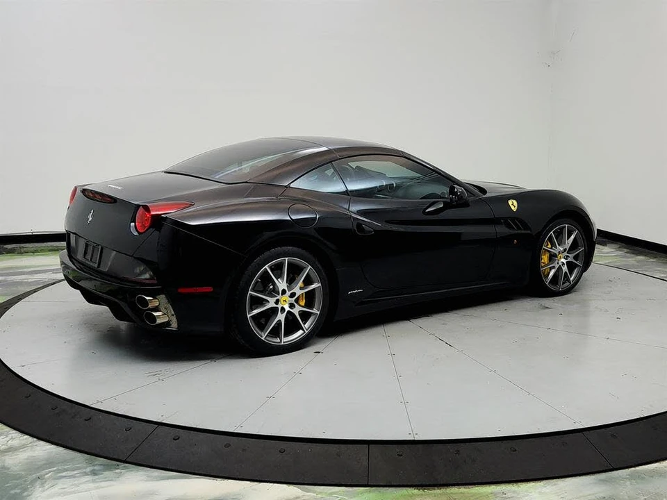 2010 Ferrari California - Image 5 of 31