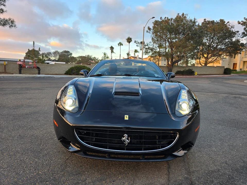 2010 Ferrari California - Image 2 of 31