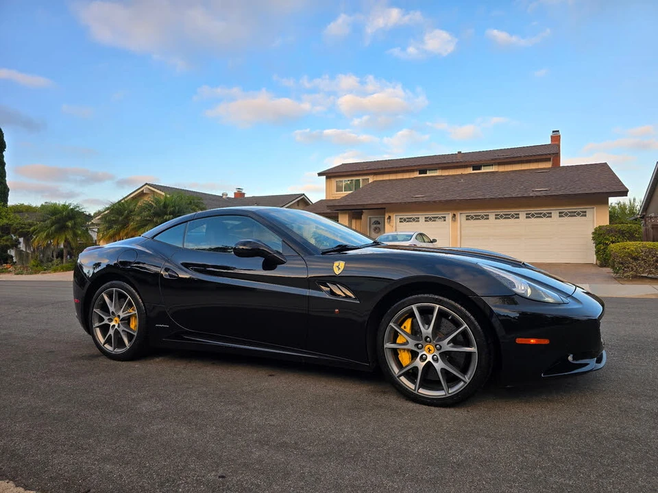 2010 Ferrari California - Image 16 of 31