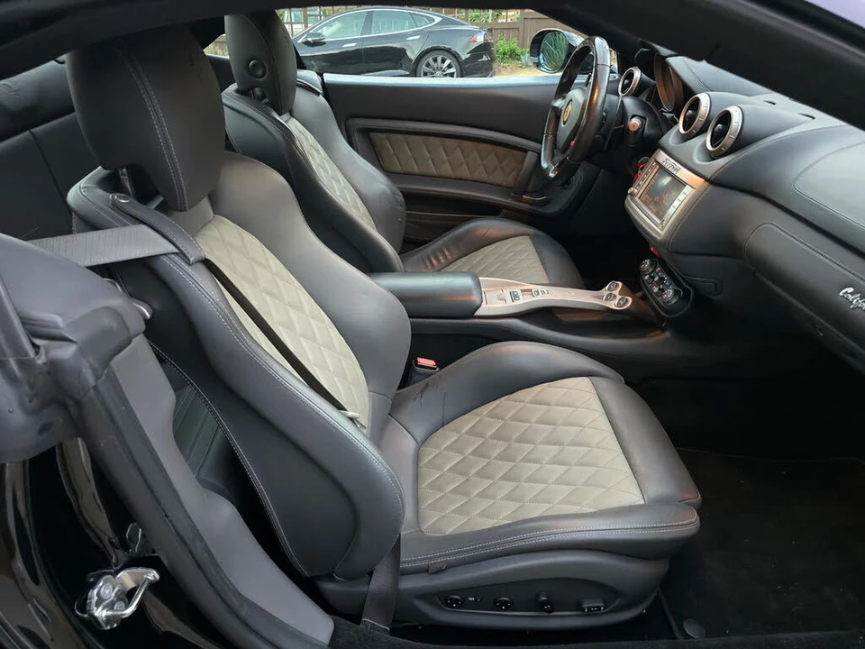 2010 Ferrari California - Image 29 of 31
