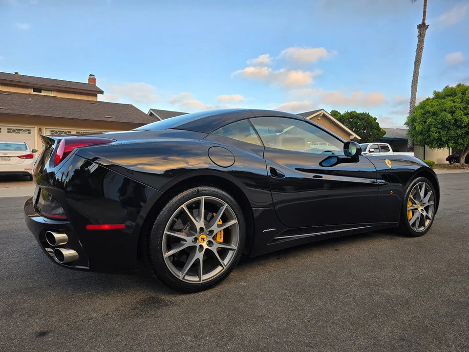 2010 Ferrari California - Image 12 of 31