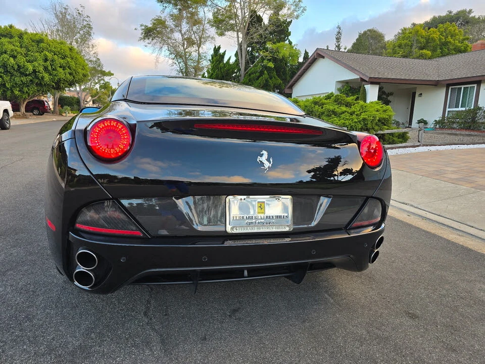 2010 Ferrari California - Image 11 of 31