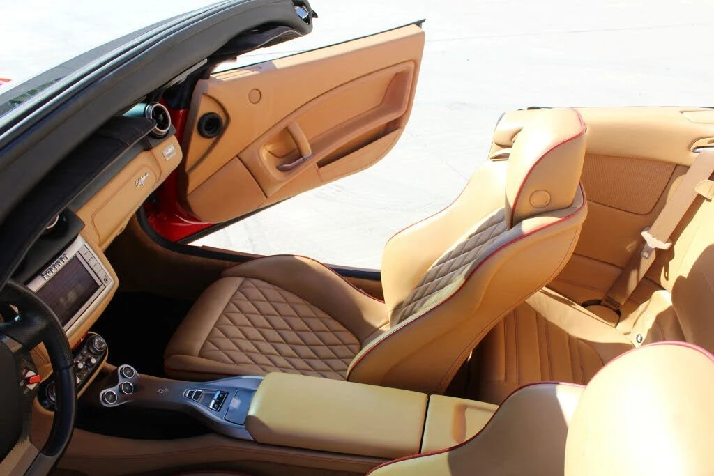 2010 Ferrari California - Image 27 of 31