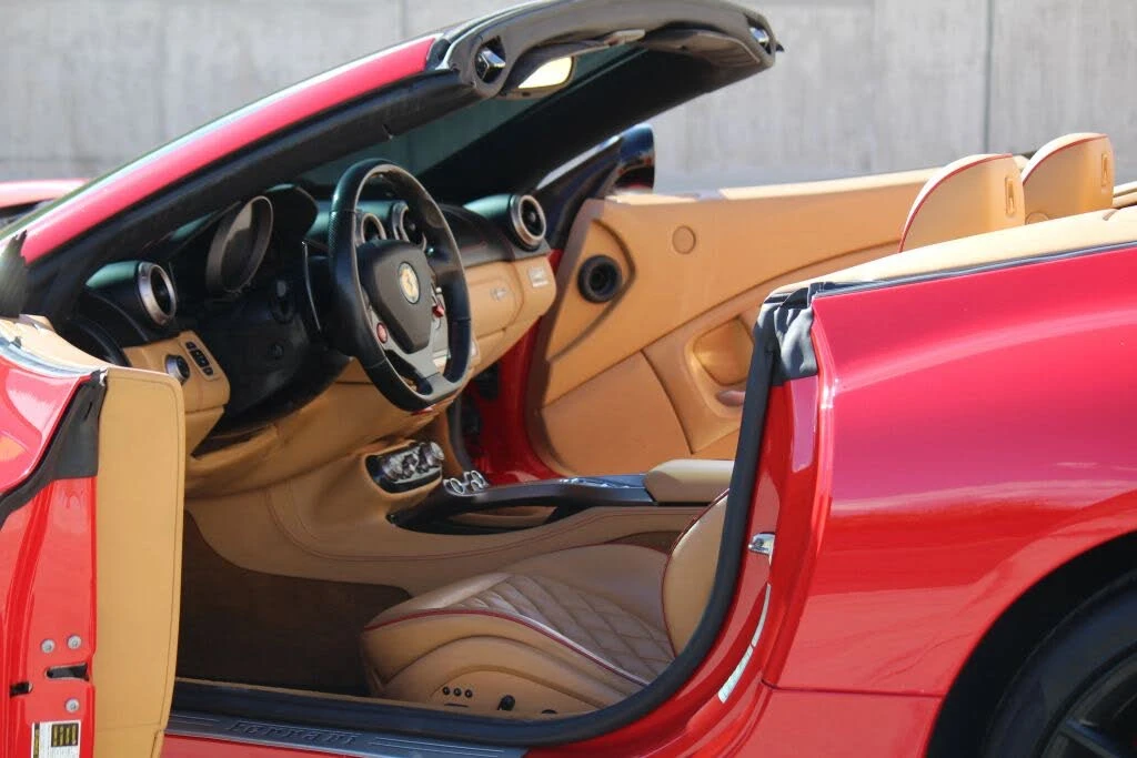 2010 Ferrari California - Image 16 of 31