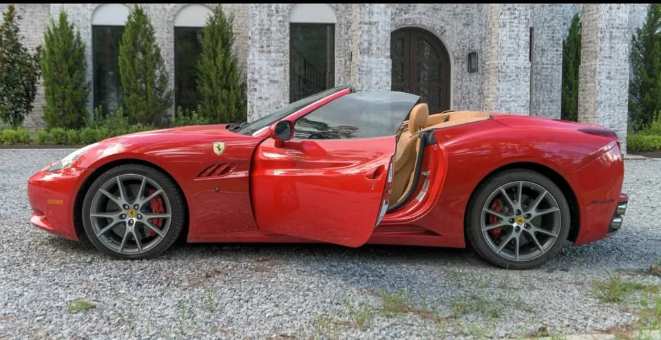 2010 Ferrari California - Image 7 of 8