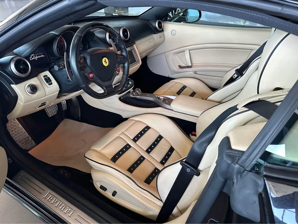 2010 Ferrari California - Image 3 of 3