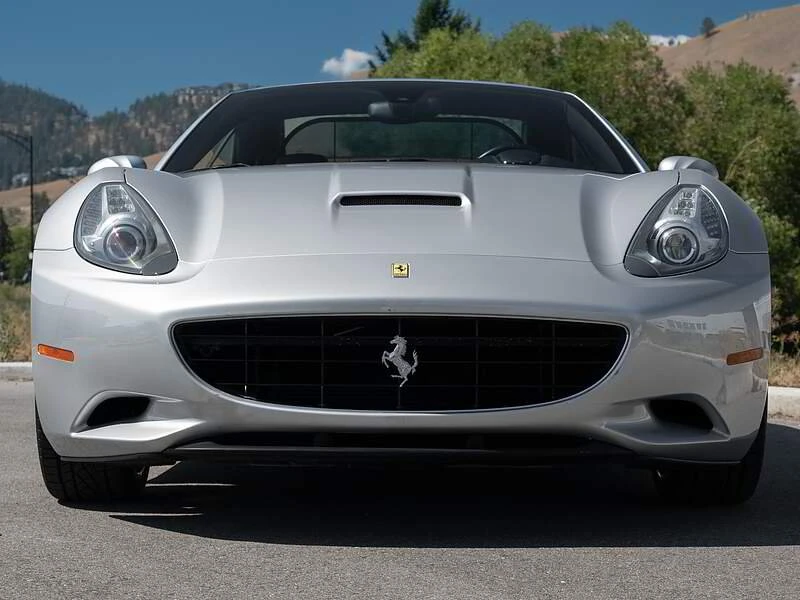 2010 Ferrari California - Image 8 of 19