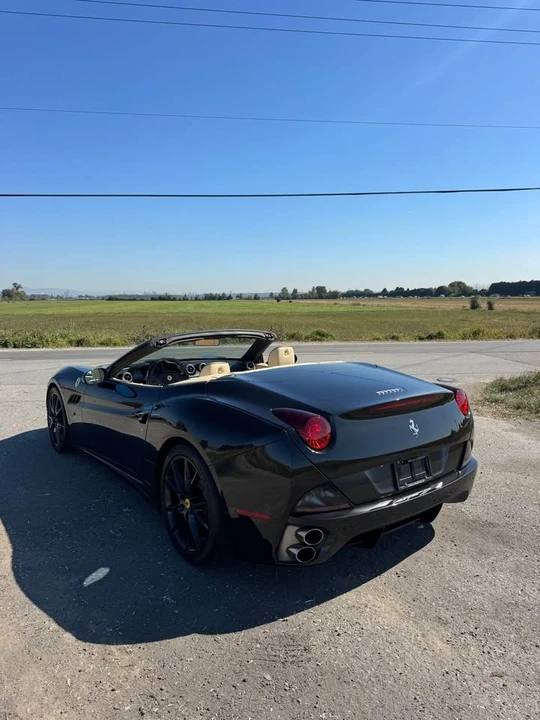 2010 Ferrari California - Image 4 of 9