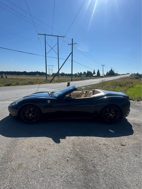 2010 Ferrari California - Image 2 of 9