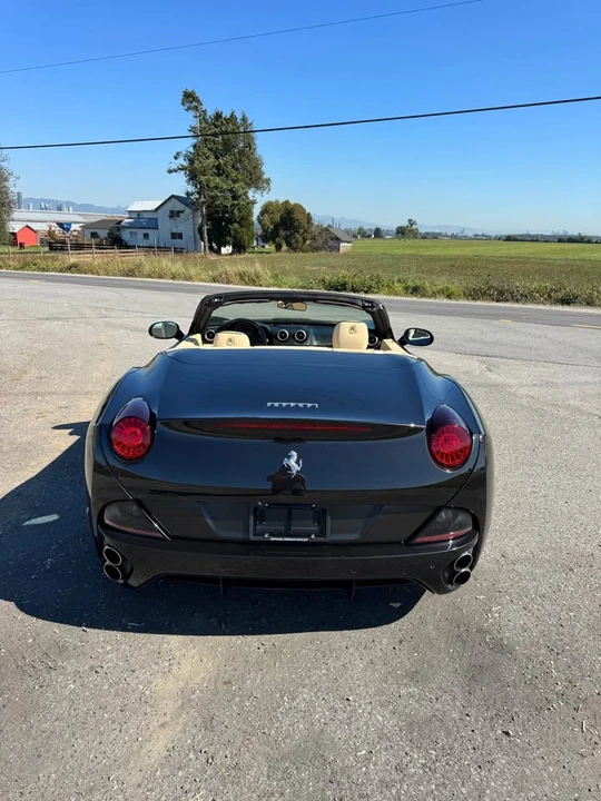 2010 Ferrari California - Image 5 of 9