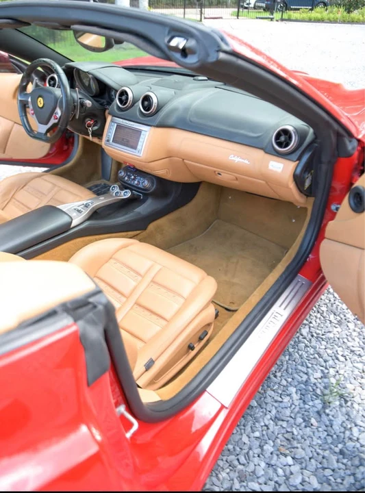 2010 Ferrari California - Image 2 of 6