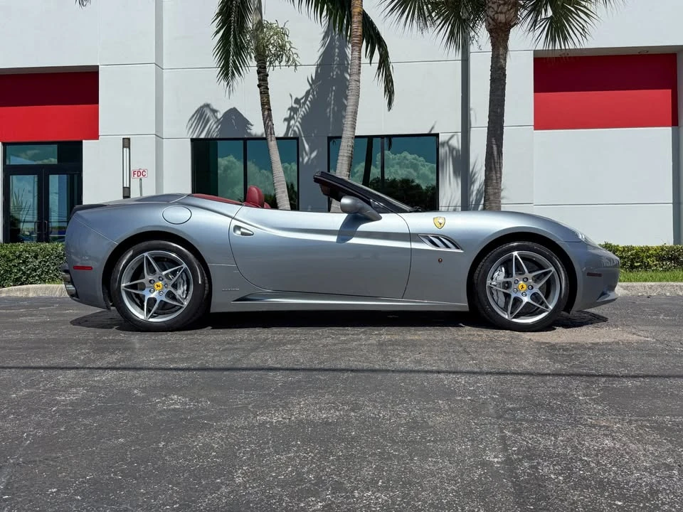 2010 Ferrari California - Image 3 of 16