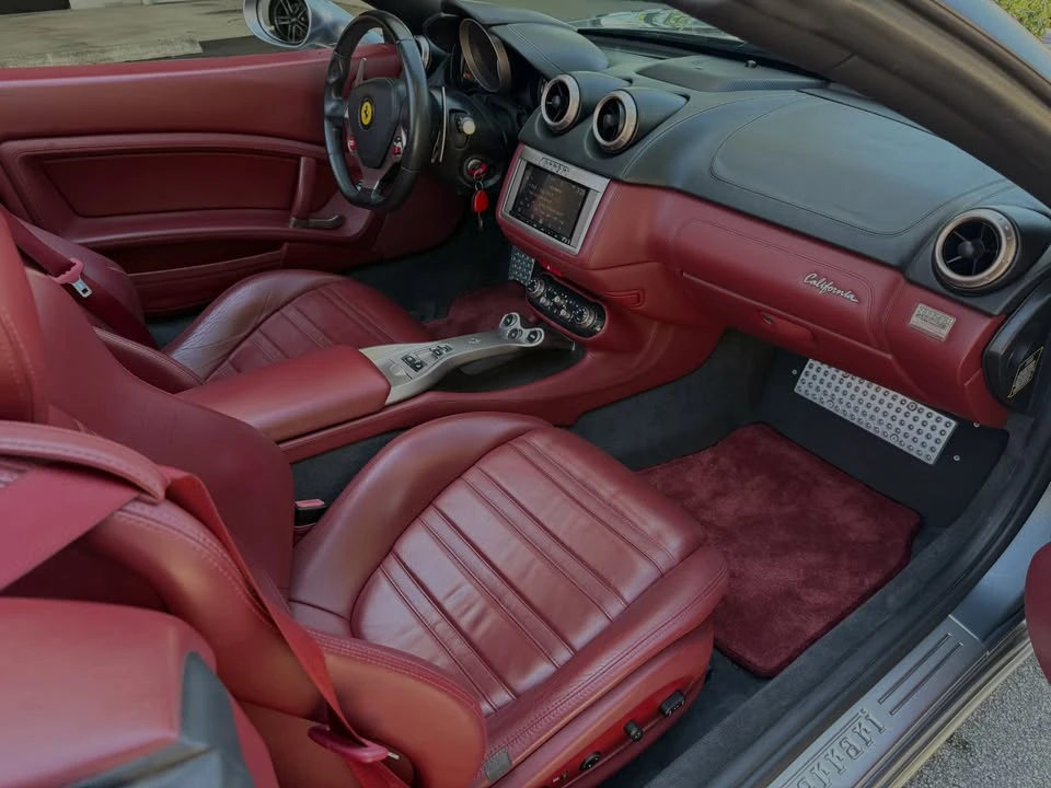 2010 Ferrari California - Image 13 of 16