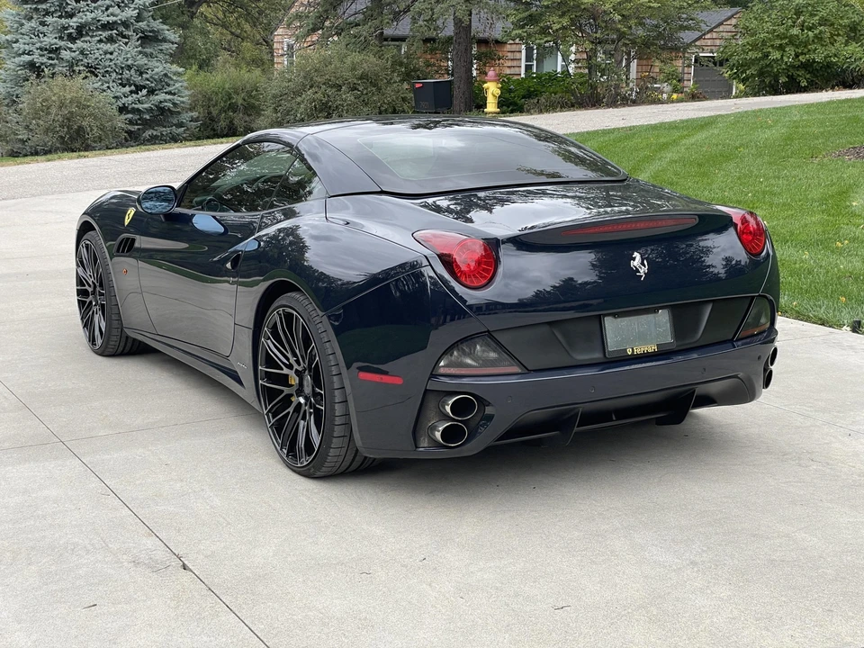 2010 Ferrari California - Image 12 of 31