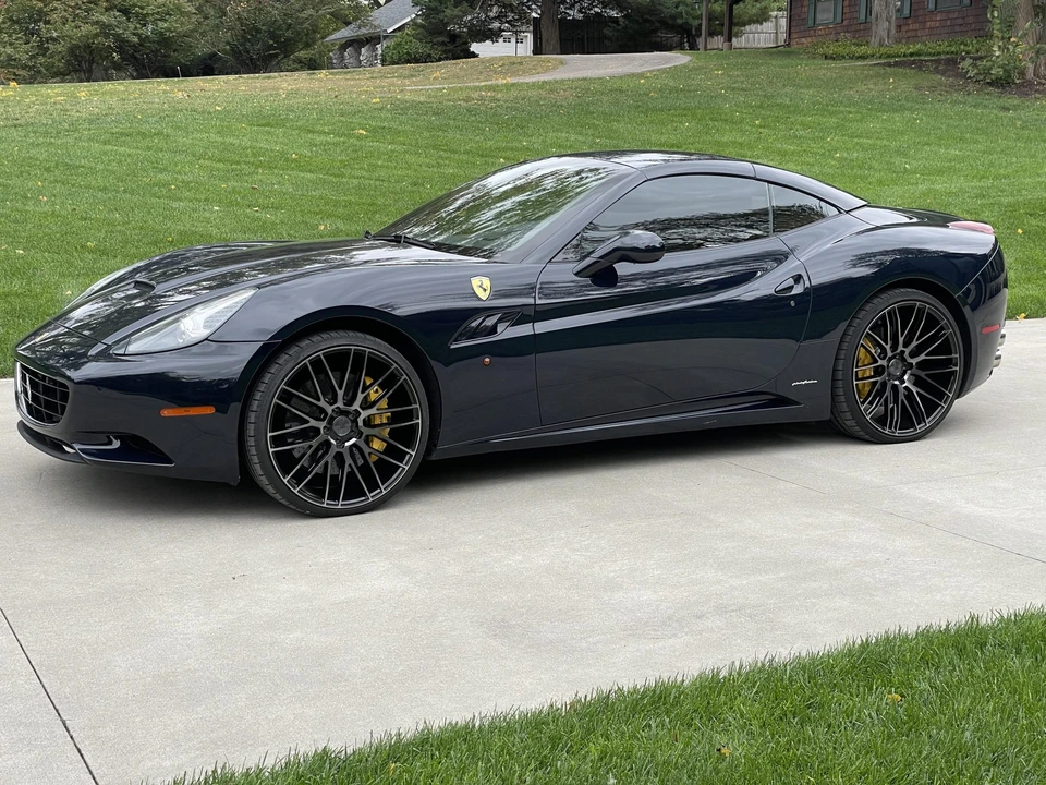 2010 Ferrari California - Image 2 of 31