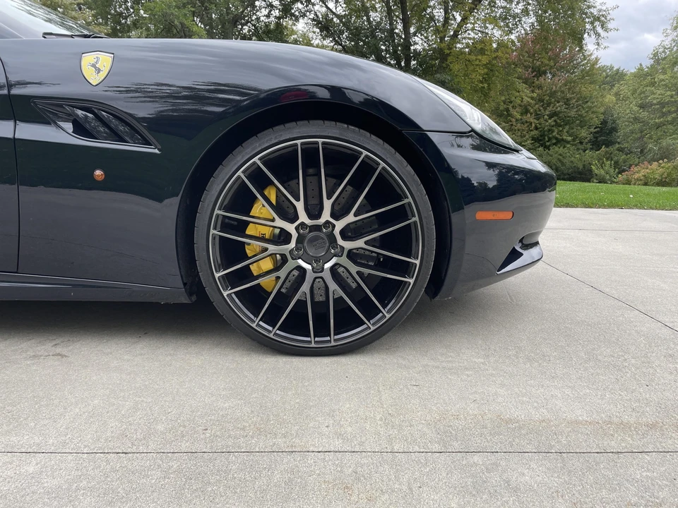 2010 Ferrari California - Image 17 of 31